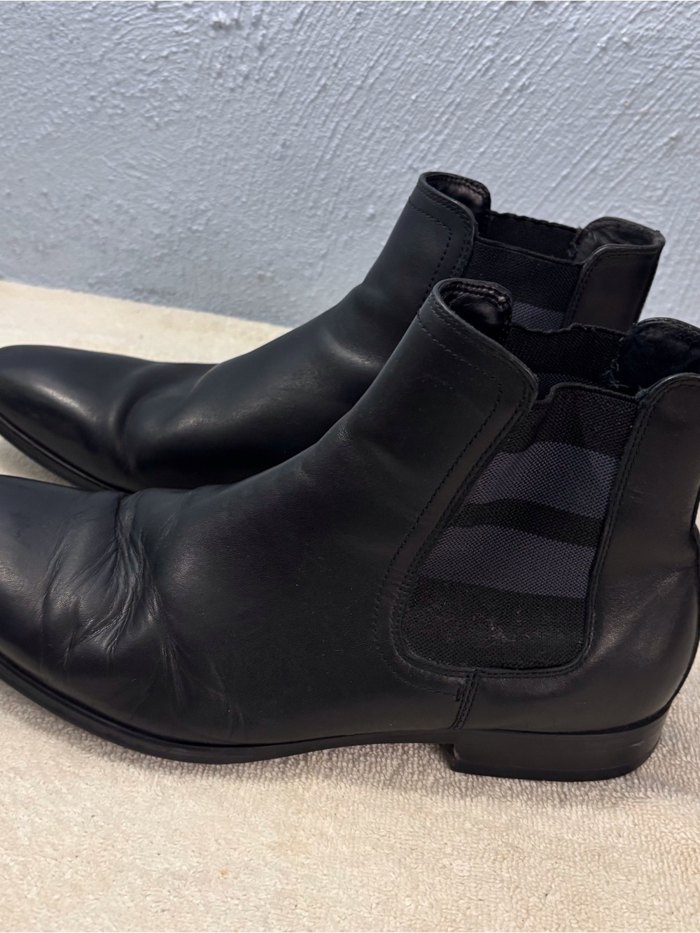 Aldo Black Leather Chelsea Boots for Men SZ 10.5 US Pointed Toe Side gusset